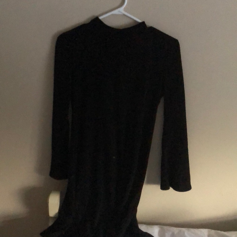 |BLACK DRESS|